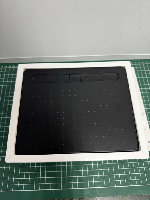 Tabletă grafică Wacom Intuos S (Small) cu Bluetooth - Ca Nouă