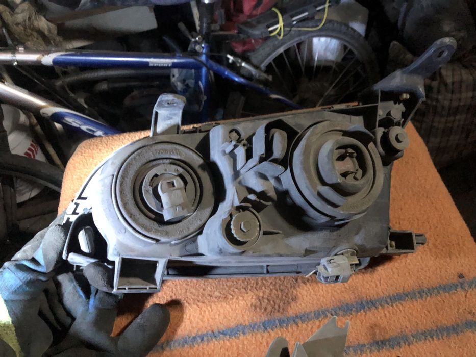 Фары тойота ипсум дорейстал