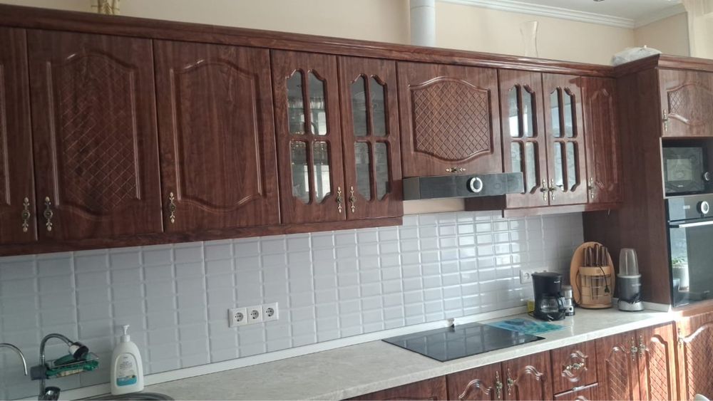 Продам кухонный гарнитур бу