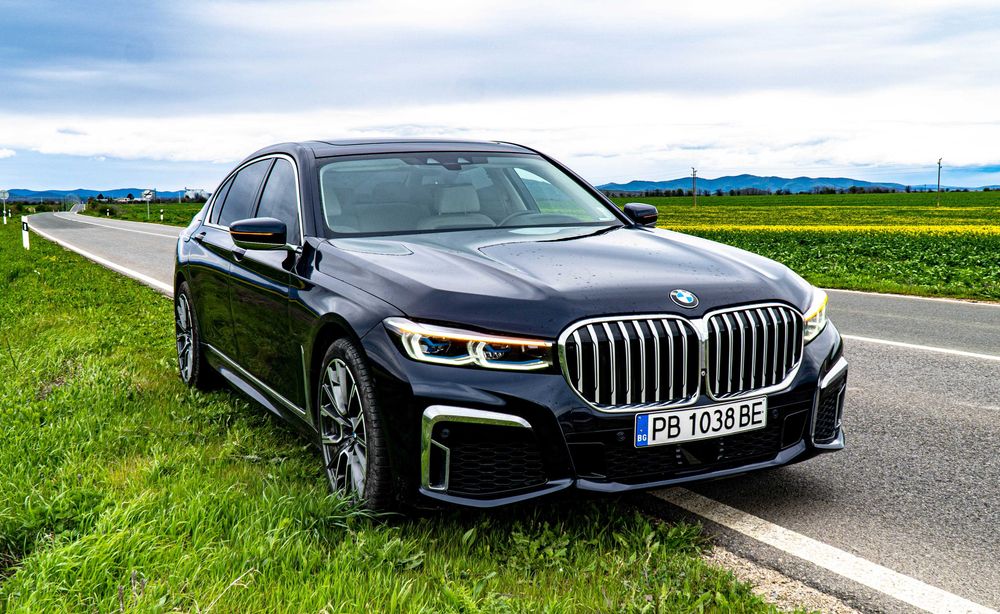 Продавам BMW G12 740I