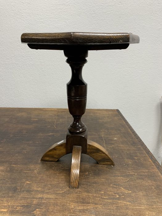 Ретро-Антикварна дъбова масичка за кафе