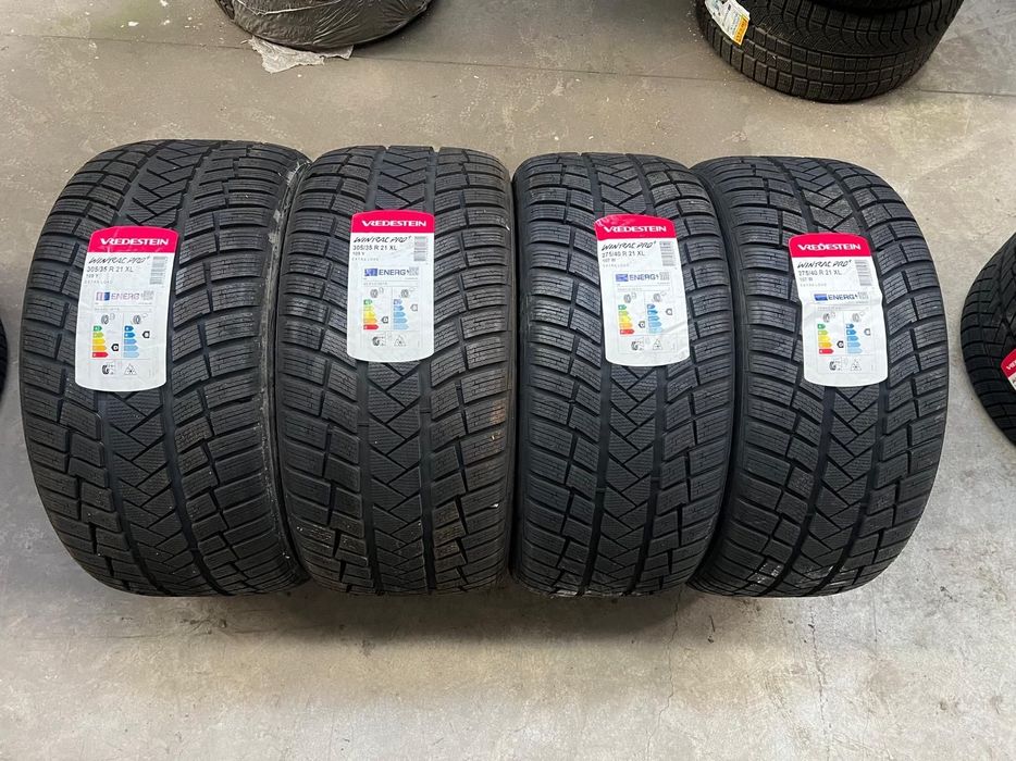 Vând set anvelope 275/40/21-305/35/21 vredestein de iarnă noi