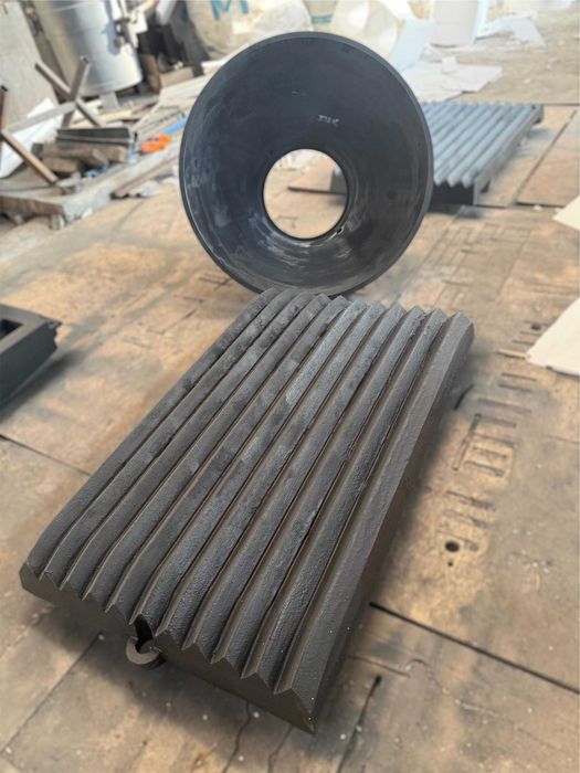 Дробящие плиты на щековые дробилки