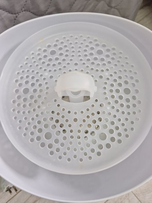 Sterilizator de biberoane cu aburi LAICA