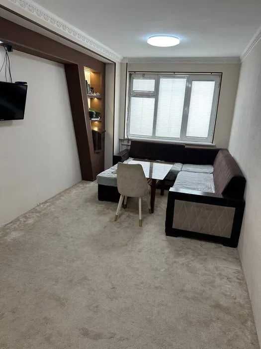 Беруний   3/4/9 Срочно продаётся
3хкомнатная  С ремонтом,