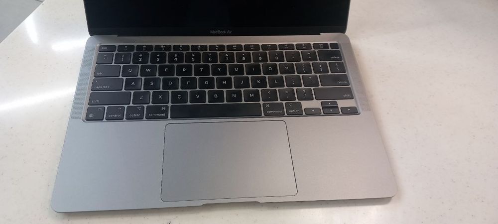 Macbook Air M1  13.3