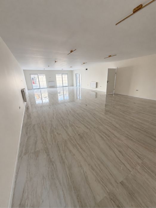 Spațiu comercial de închiriat – ultracentral – 185 mp