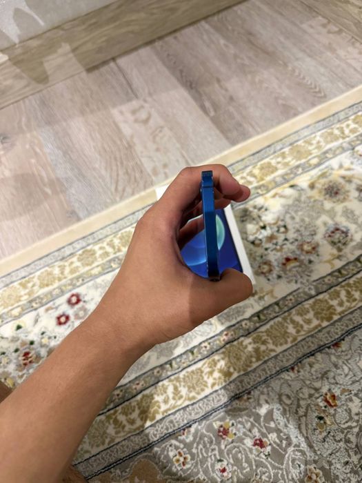 Iphone 12.
