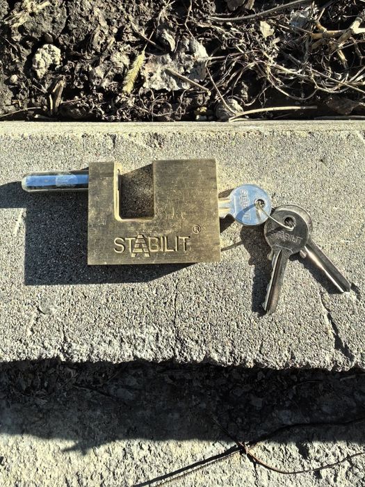 Продам немецких 2 замка