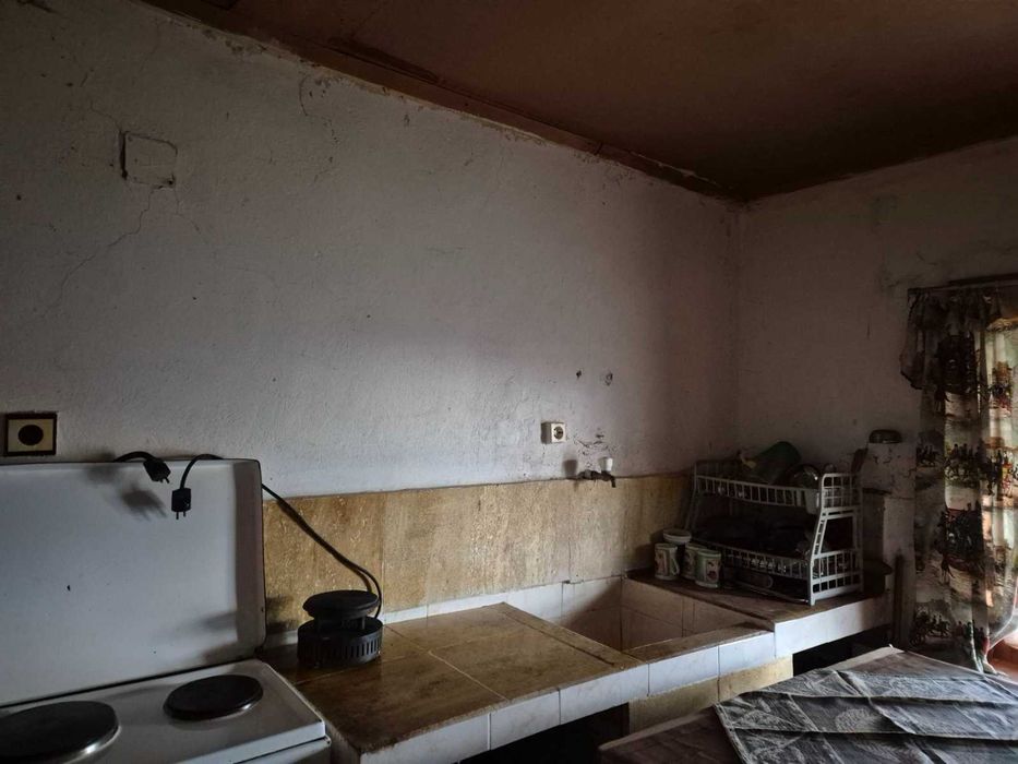 1858-Продава се едноетажна тухлена къща в село Черковна!