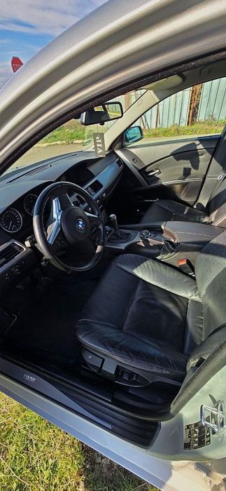 BMW 523 Автомобиль