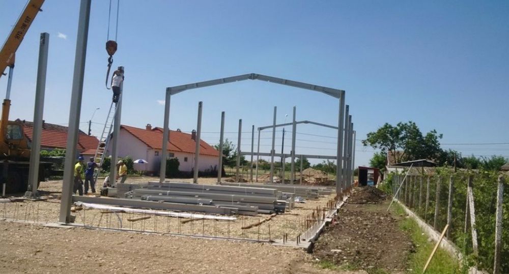 Vand hală metalică 10 X 40