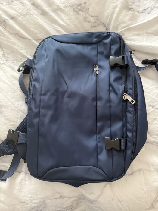 Ruccsac potrivit pt avion