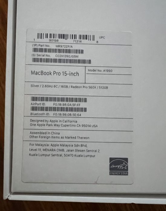 MacBook Pro 15” i7 6-Core / 16GB / 512GB SSD / Radeon 560X / Impecabil