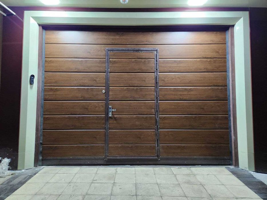 Секционные автоматические ворота Алютех от дилера.