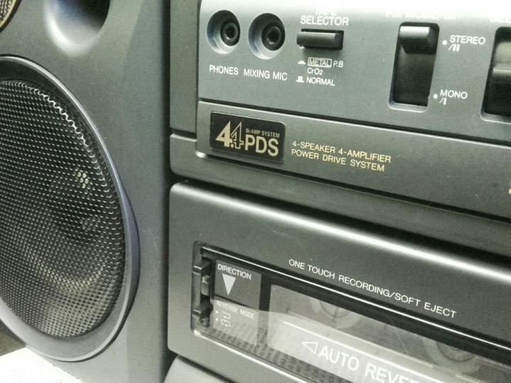 Продам Винтажный магнитофон 1990 годов Panasonic RXCS780