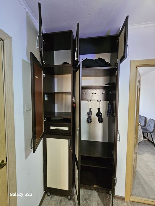 Шкаф для прихожей