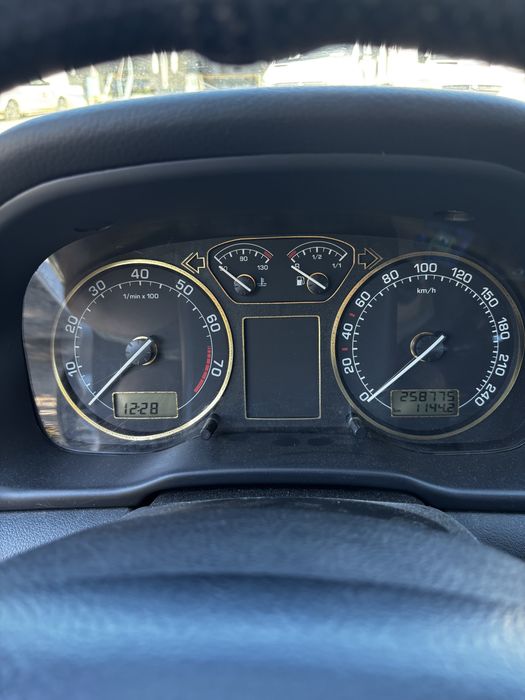 Skoda Octavia 1.6i