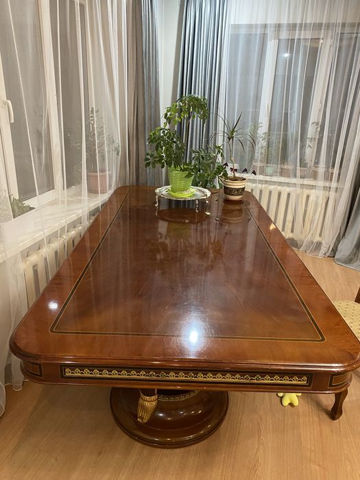 Стол и стулья 10