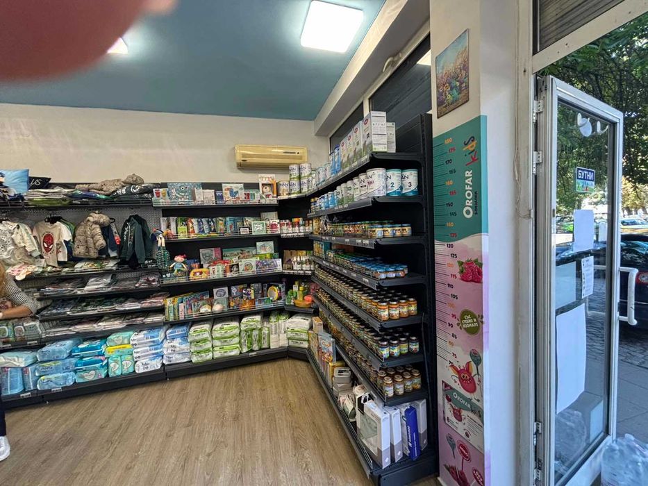 Метални стелажи за оборудване на магазин за детски стоки /НОВИ/