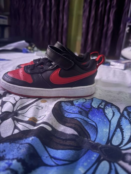 Продавам найк 26 номер