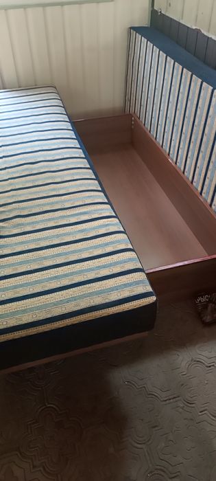 Продам диван раздвижной