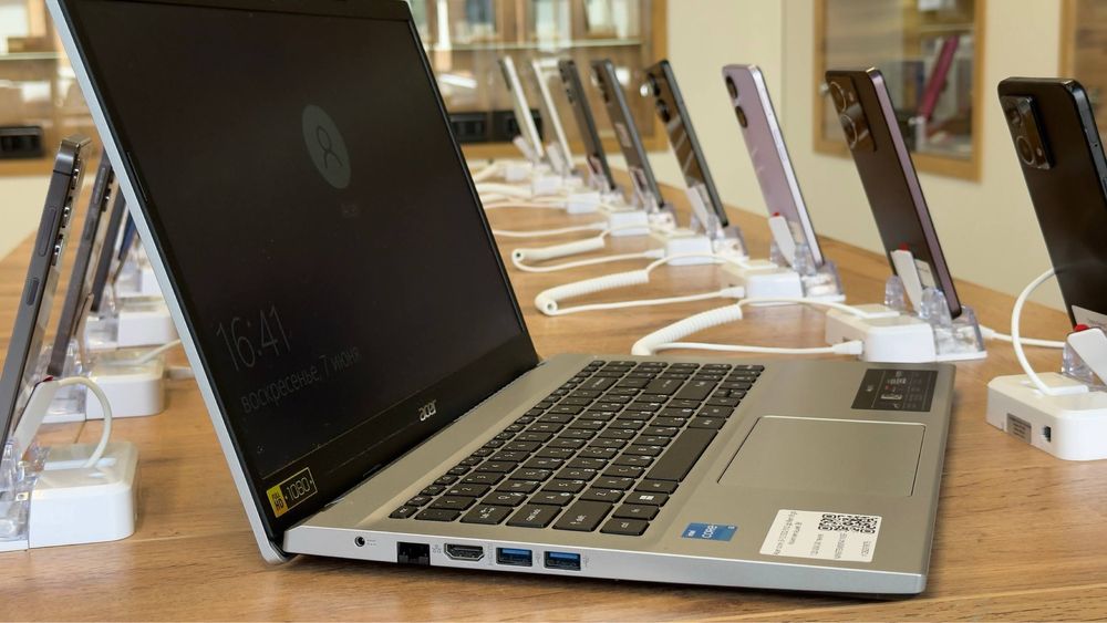 Acer  core i3-12