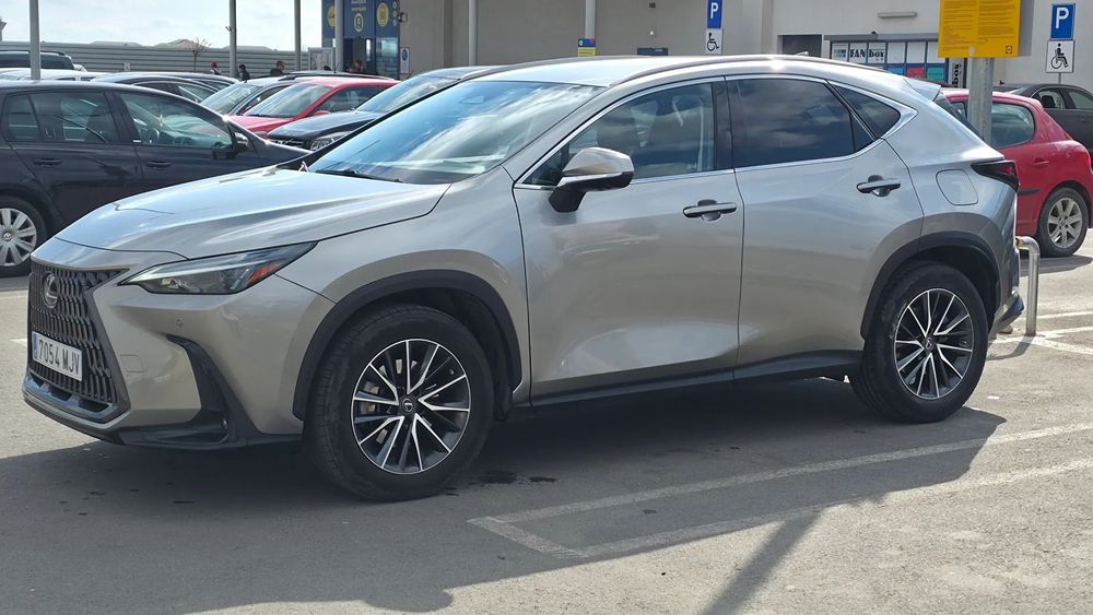 Lexus Seria NX