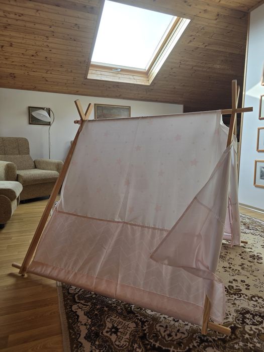 Детска палатка с прозорче