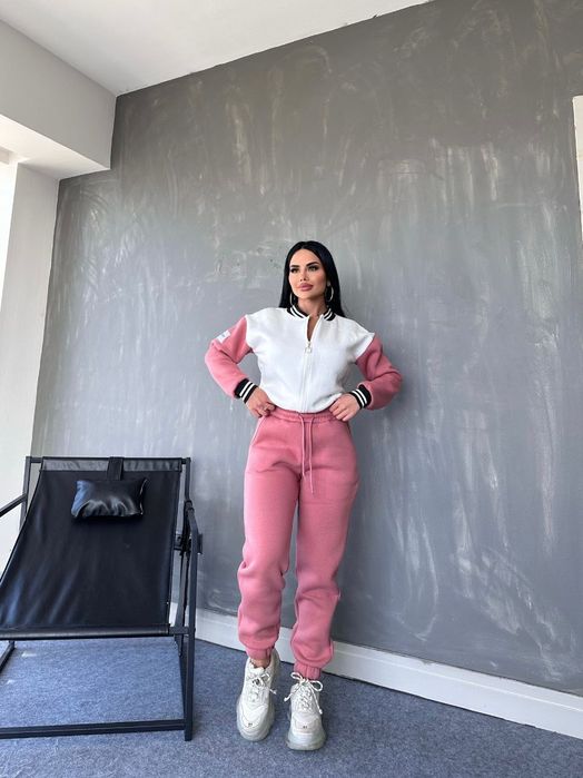 Дамски ватиран екип.