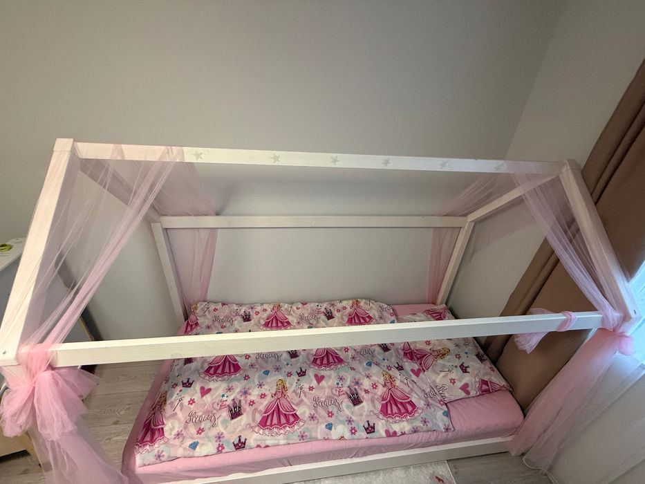 Vând pat tip căsuță Montessori