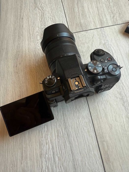 Panasonic Lumix G85 + 12–60 мм + LEICA 25mm DG Lens H-X025 + 2 батерии