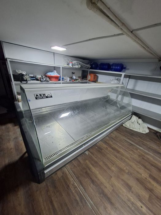 АЗН витрина холодильник сотилади