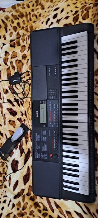 Orgă Casio CT-X700