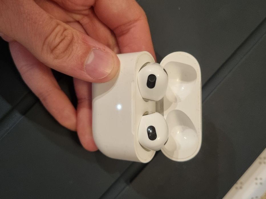 Apple Airpods 3rd Generation (DEFECTE)