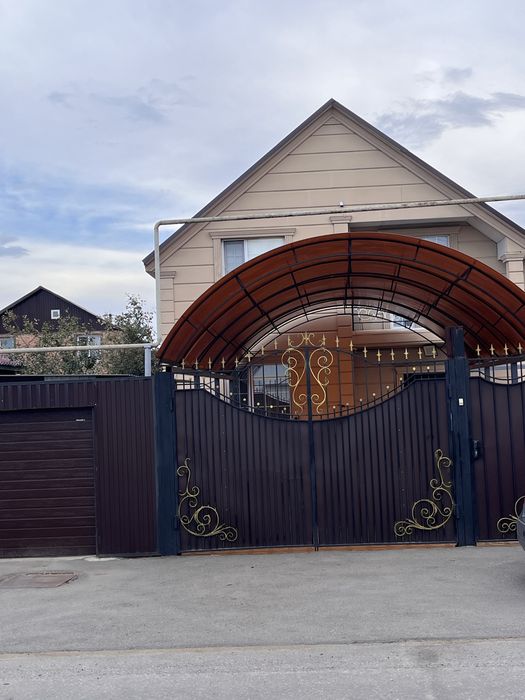 Продам дом 2 уровня  в тихом спальном районе