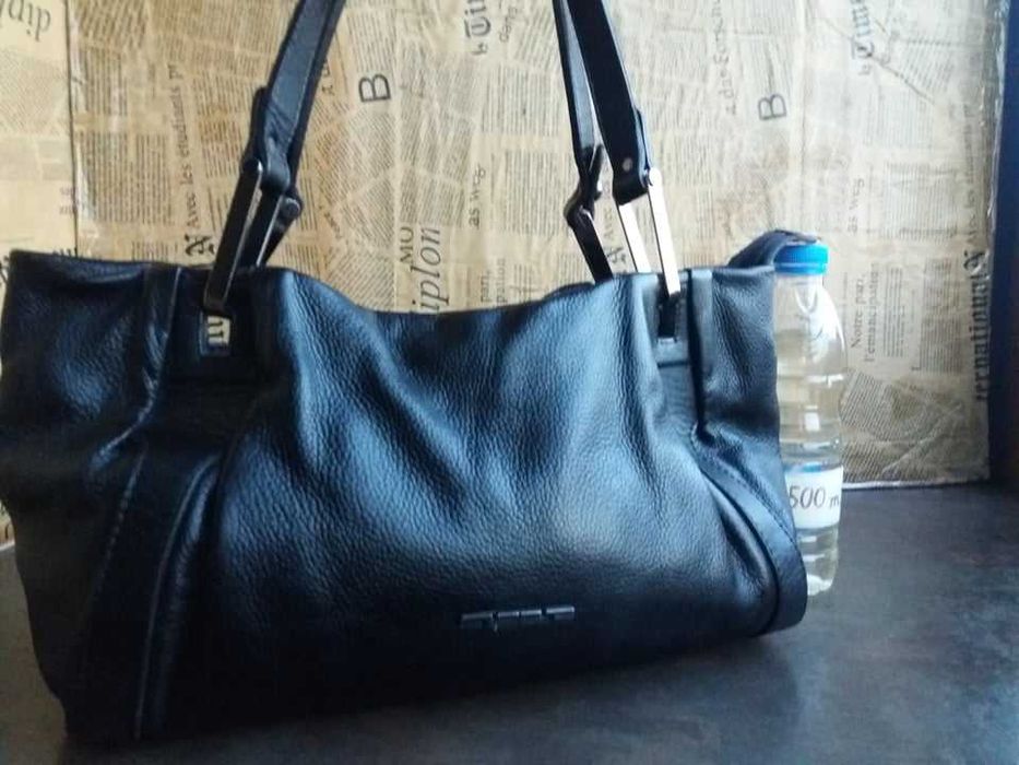 дамска черна кожена чанта от естествена кожа