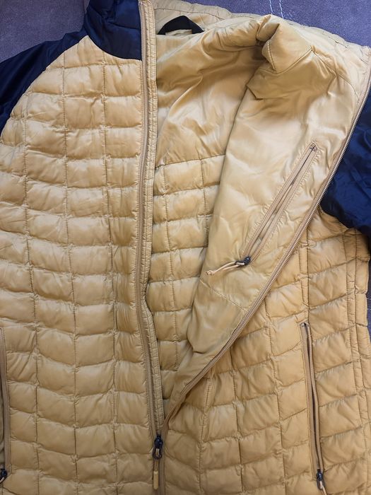 Geaca originala the North Face thermoball primavara barbati