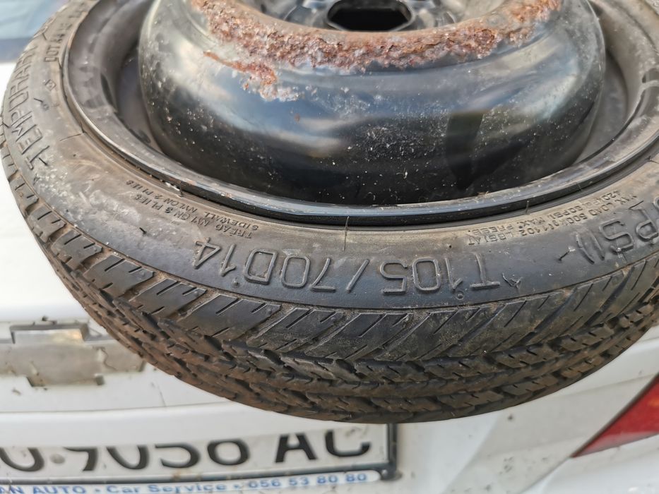 Стари гуми патерица за шавролет авео 1200к    2010г. Има 3бр за продав