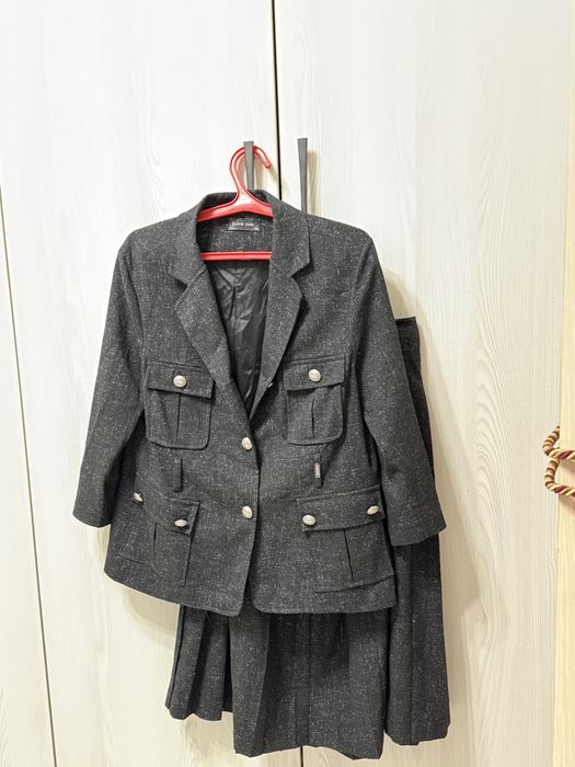 Женские одежды, куртки