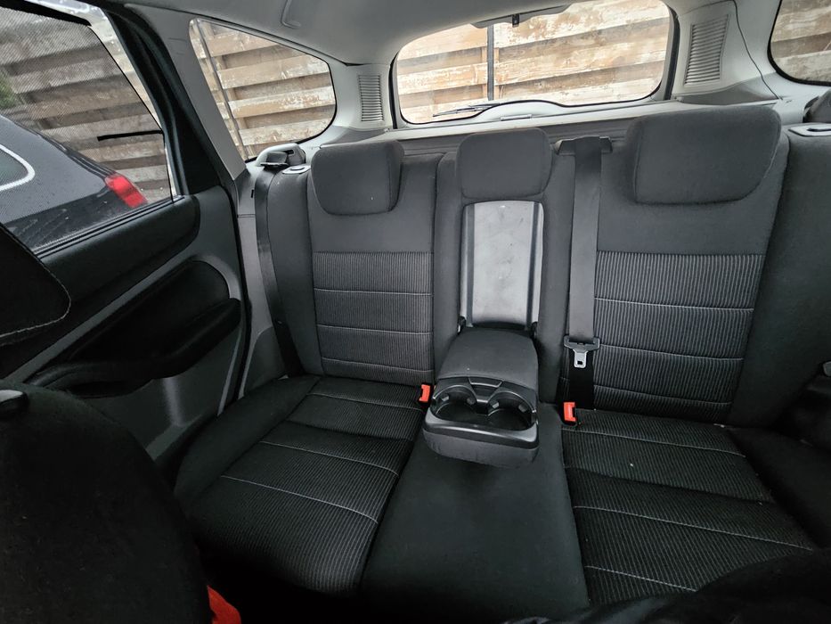 Focus mk2.5 combi 1.8tdci titanium/schimb