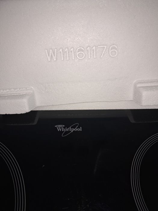Vând plita cu inductie Whirlpool tehnologie al-6simt.