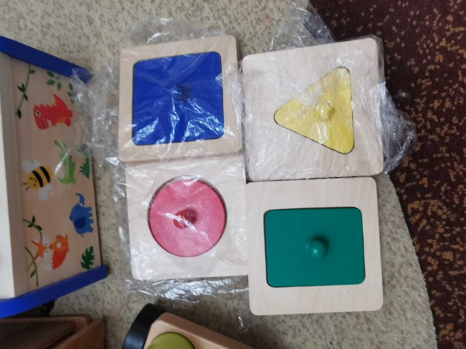 Vând jucării Montessori lemn