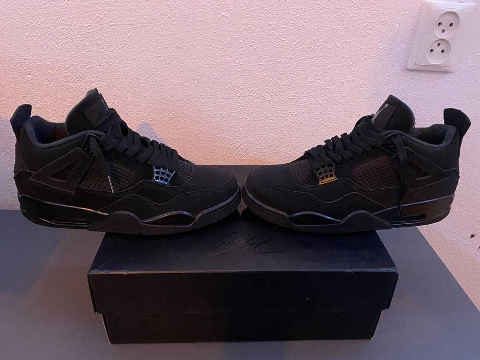 Air Jordan 4 Black Cat