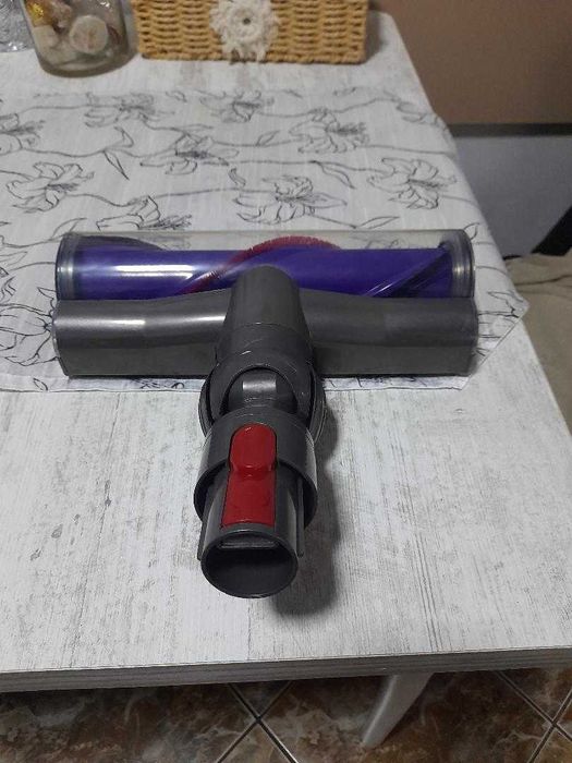 De vanzare perie pt. covoare, mochete, pt. Dyson V 7,8,10, 11,15.