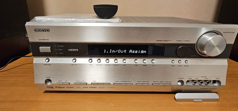 Onkio TX-SR605 7.1 AV Receiver.