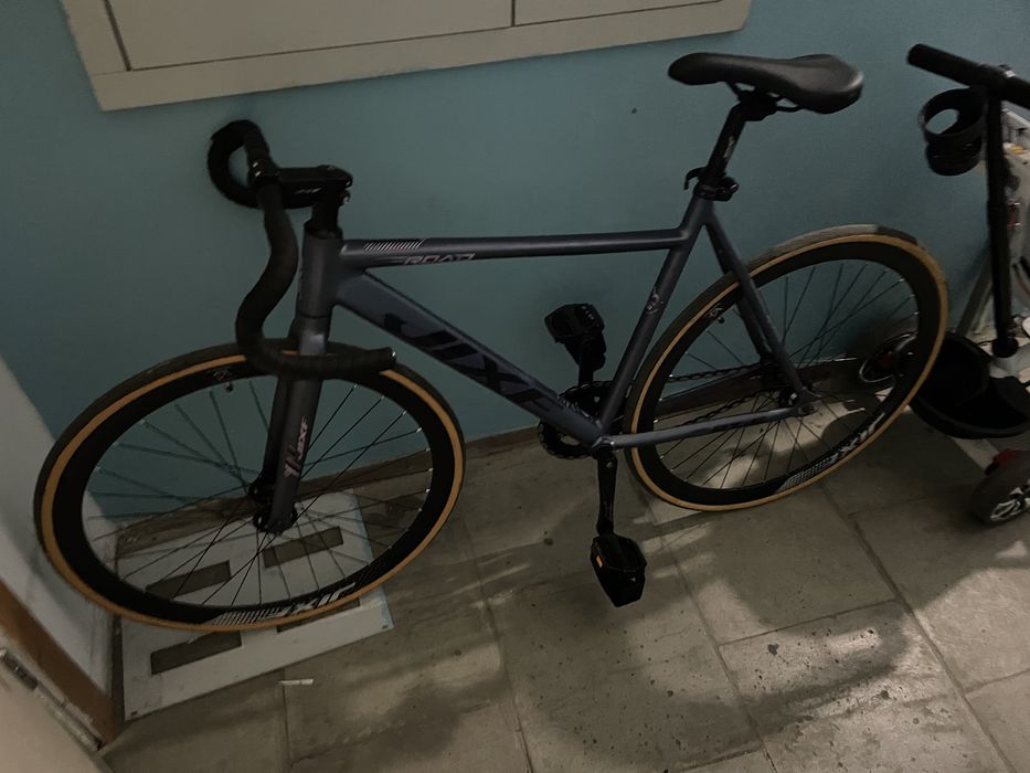 FIXE Road новый серого света