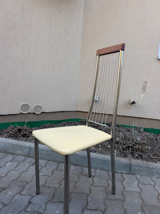 Vand 6 scaune de bucatarie