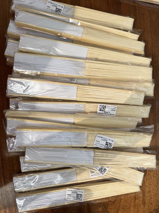 25 броя сватбени ветрила