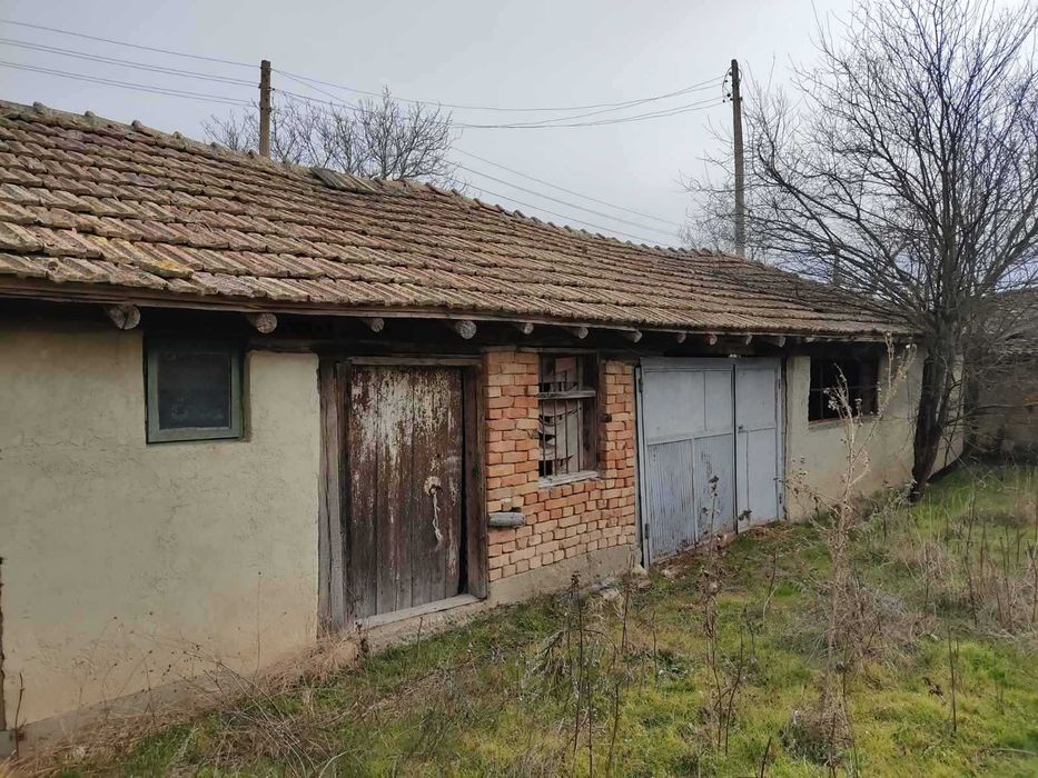 Къща с голям двор в Гешаново